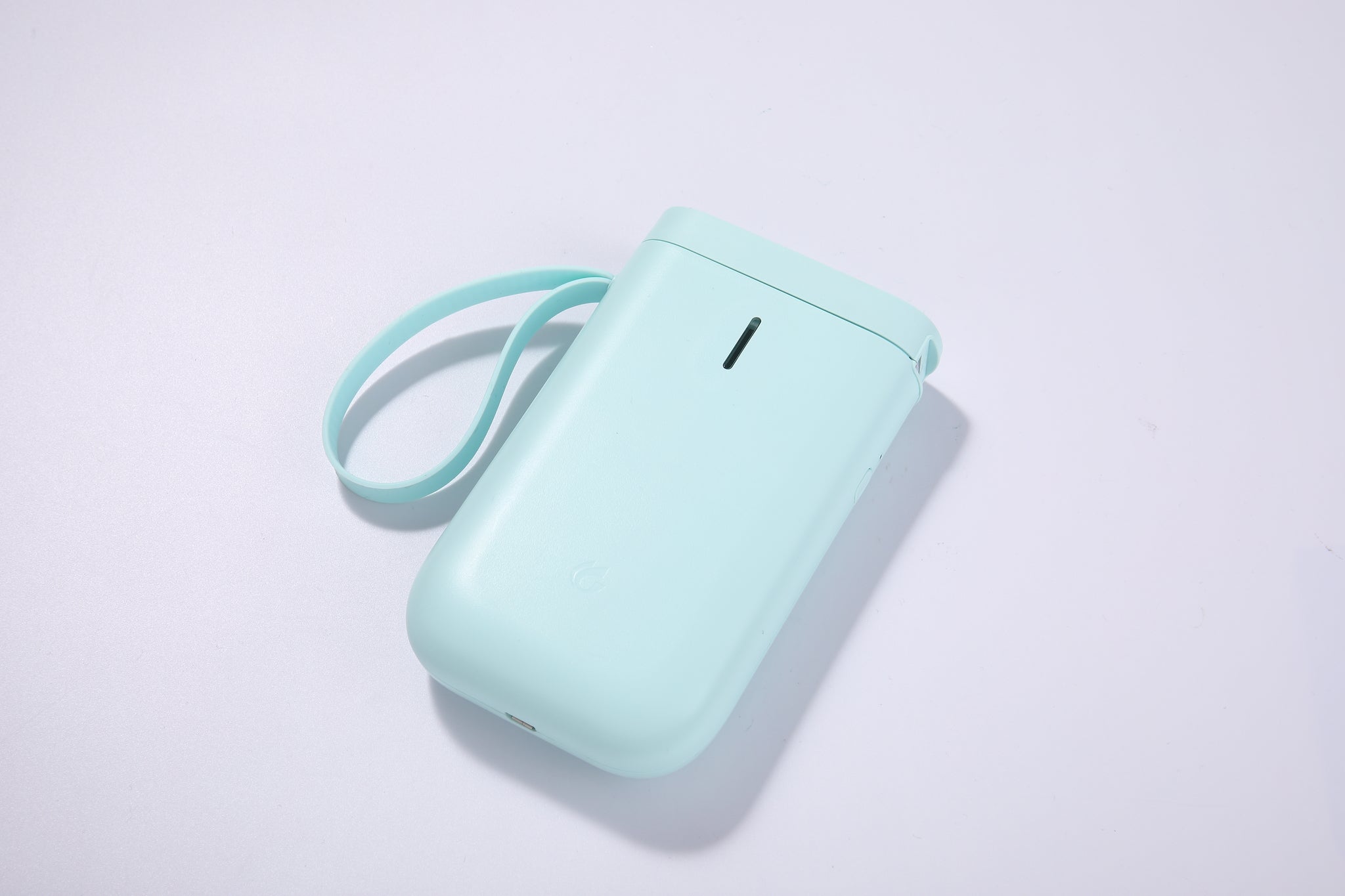 NB100 - NIIMBOT - D11 - PORTABLE LABEL BLUETOOTH PRINTER INCLUDING FREE LABEL ROLL (12*40MM - WHITE)